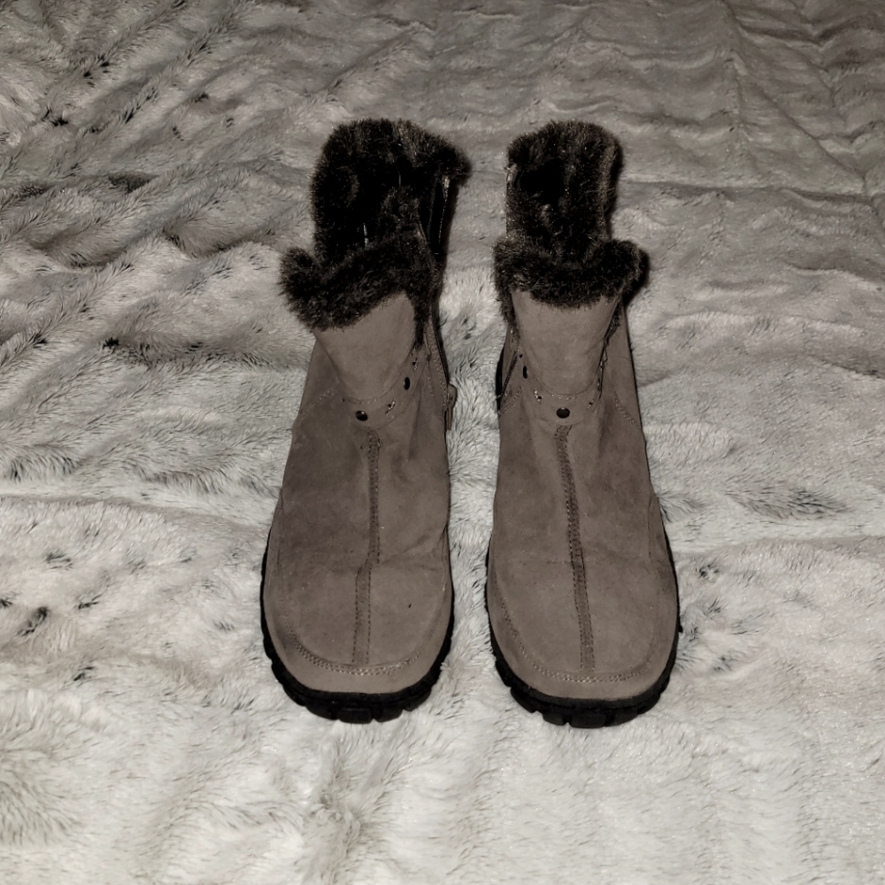 Bucco gray ankle boots size 9